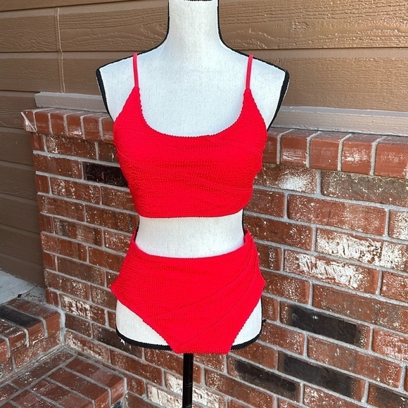 2 Piece Textured Red Bikini Bralette High Waist Bottoms Bikini NWOT Size Large - Picture 1 of 7